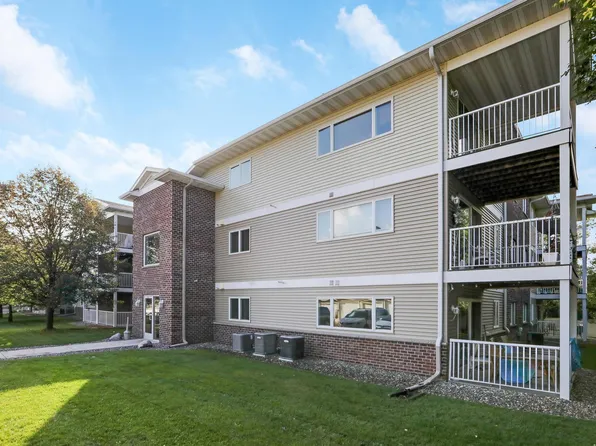 300 Whispering Ln Unit 107, Hastings, MN 55033