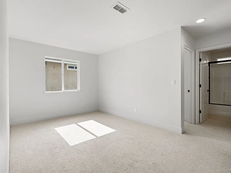 527 Scudero Cir — Photo 18