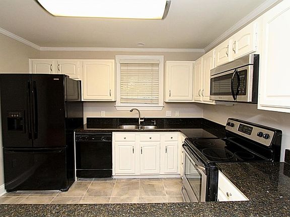 Open kitchen with breakfast bar