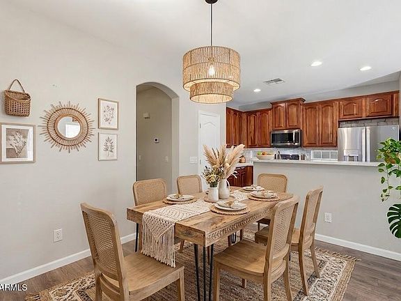 5th image of 3801 E PARKVIEW Drive