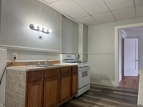 5th image of 151 Oak St #10