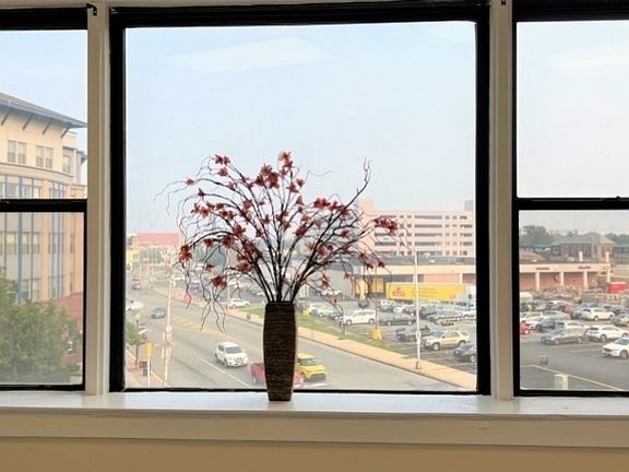 5th image of 1 N Harrison St #1