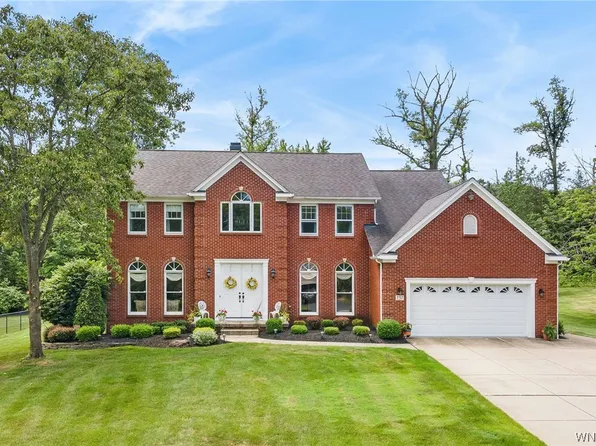 237 Curley Dr, Orchard Park, NY 14127