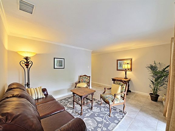 5th image of 708 Everest Ave