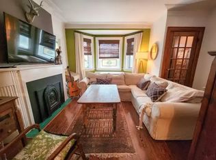 378 Jane St #1A, Toronto, ON M6S3Z5