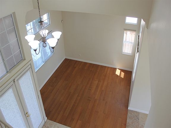 4th image of 253 Galiceno Dr