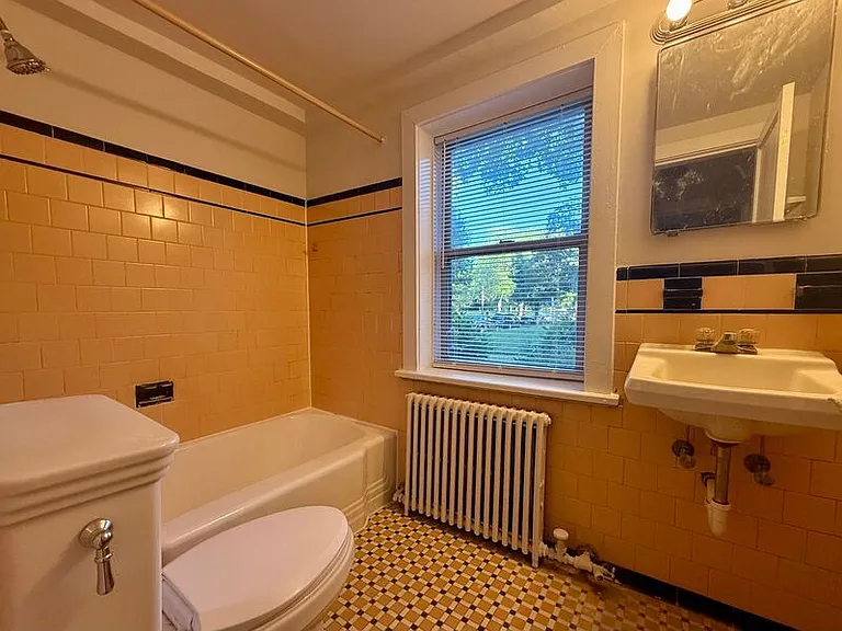 1400 Kenmore Ave #E2 — Photo 9
