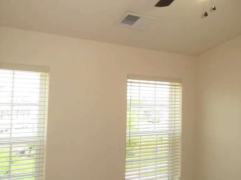 220 Jenny Dr — Photo 11