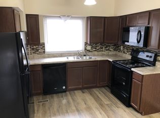 3040 Bluffwood Dr, Saint Charles, MO 63301