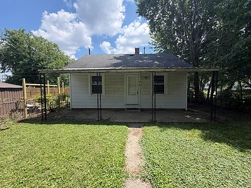 2727 Winter St Photo 1