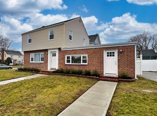 195 Crowell St, Hempstead, NY 11550