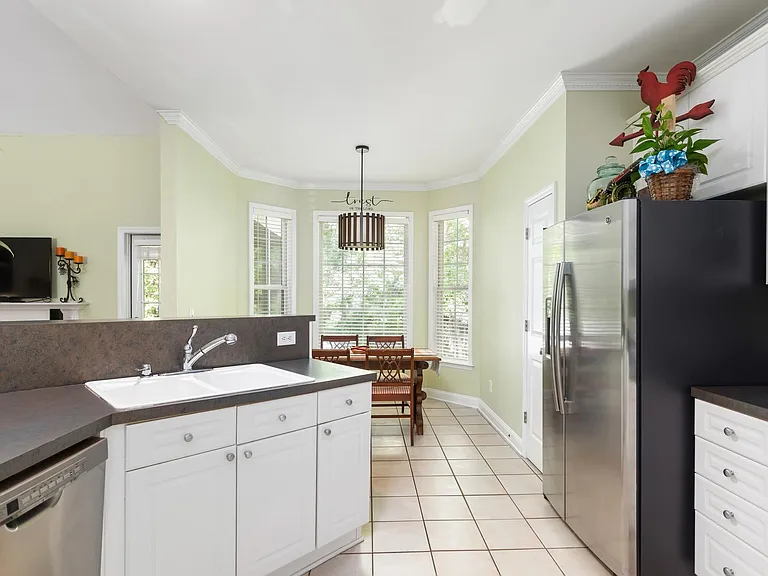 2828 Waterpointe Cir — Photo 16