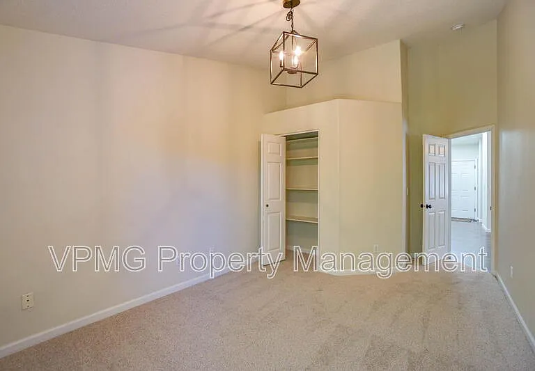 2115 NW 143rd Cir — Photo 19