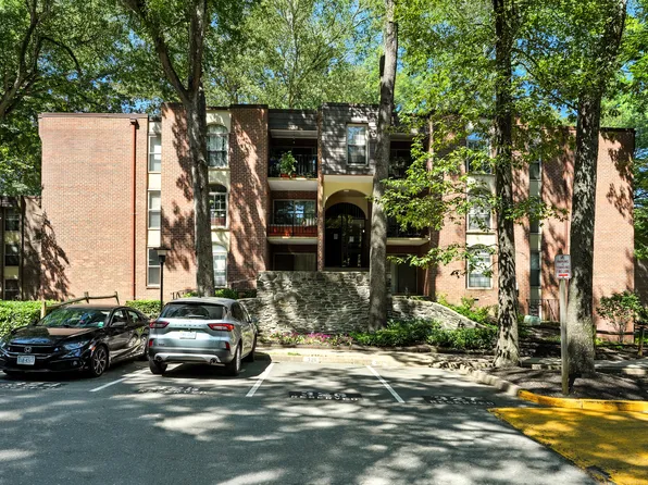 3378 Woodburn Rd APT T3, Annandale, VA 22003