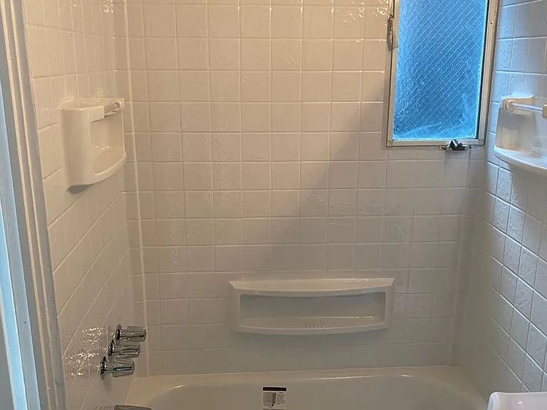 Creswood Apartments- Come home to Convenience! — Photo 28