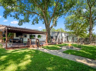 2411 Orange St, Waller, TX 77484
