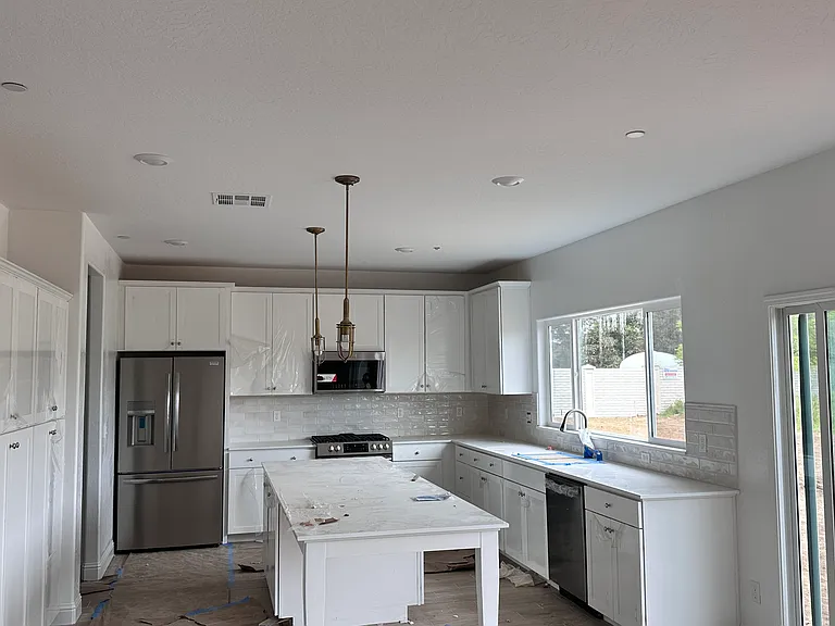 454 S Apricot Ave — Photo 8