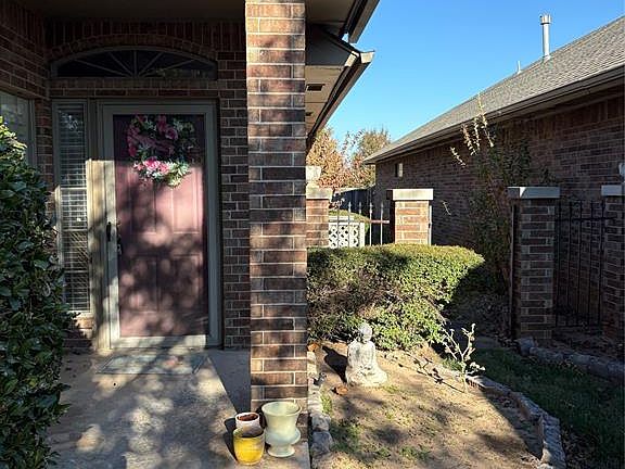 3rd image of 16140 Silverado Dr