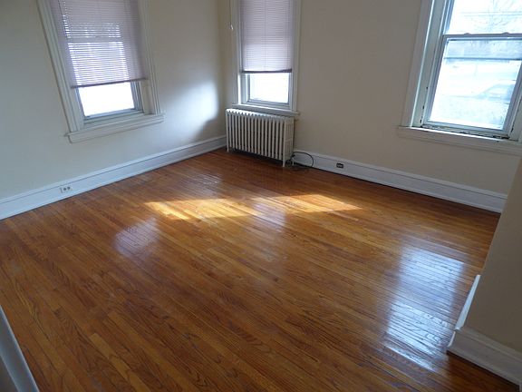 5th image of 81 E La Crosse Ave