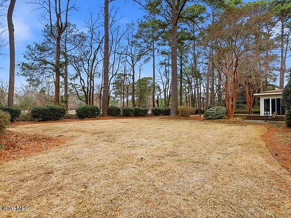 5th image of 1602 Greenbriar Road