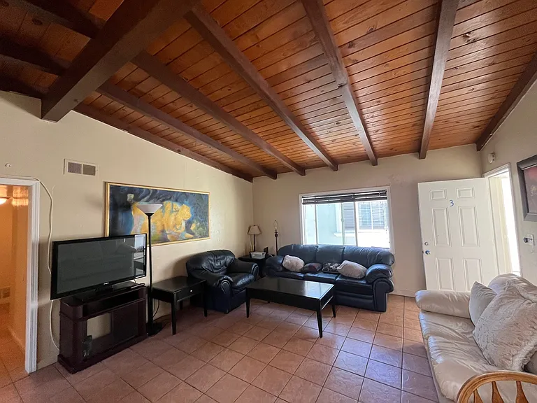 5809 Lindo Paseo #3-room D — Photo 2