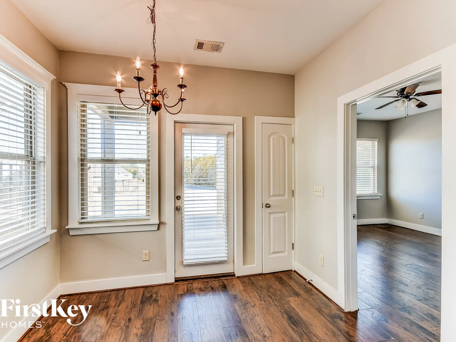3 bed, 2.0 bath, 1567 sqft, $1,870 — Photo 4
