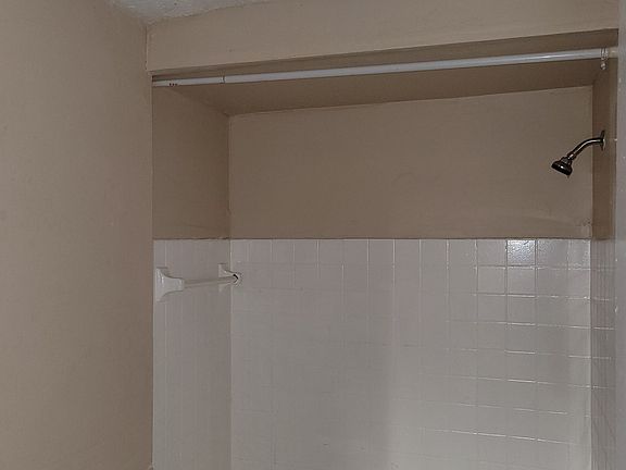 3rd image of 14835 Euclid Ave #205