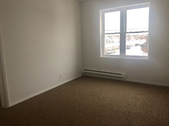 3rd image of 410 Lindell Blvd APT 2