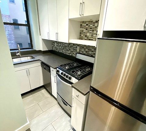 3rd image of 2370 29th St APT 14