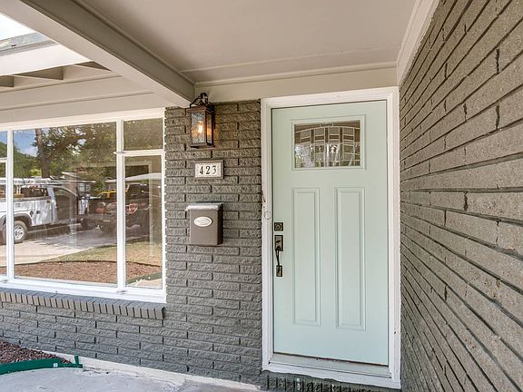 2nd image of 423 Oakleaf Dr