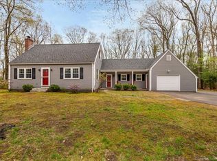 28 Squadron Line Rd, Simsbury, CT 06070