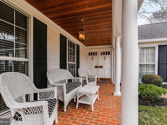 2nd image of 466 Old Orchard Cir