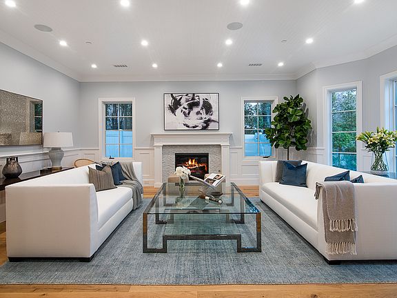 4th image of 15007 Bestor Blvd