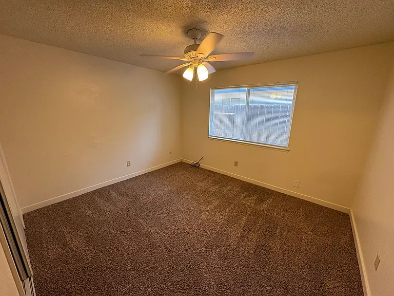 1748 E Laura Ave — Photo 2