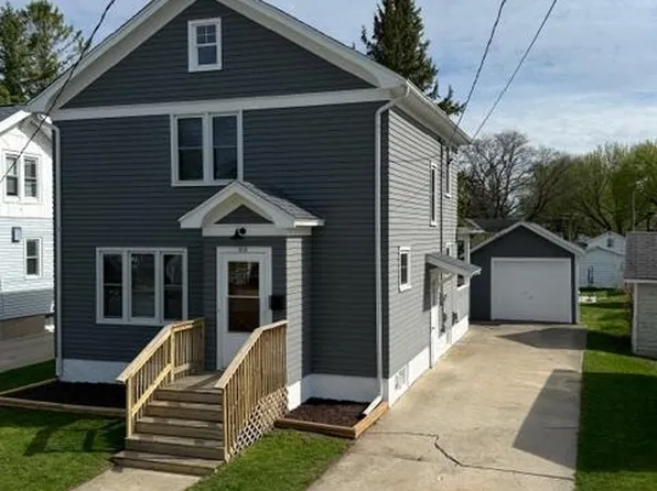 205 James St, Beaver Dam, WI 53916