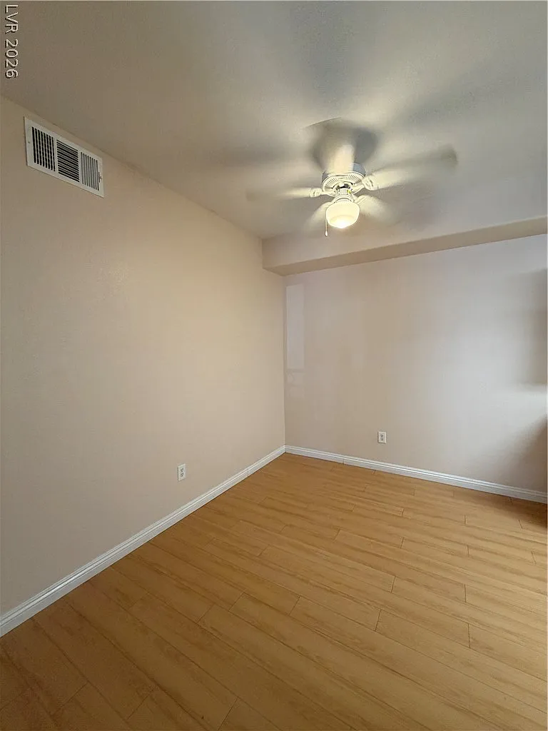 2 bed, 2.0 bath, 1094 sqft, $1,300 — Photo 3