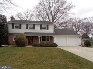 829 Windsor Dr, Cinnaminson, NJ 08077