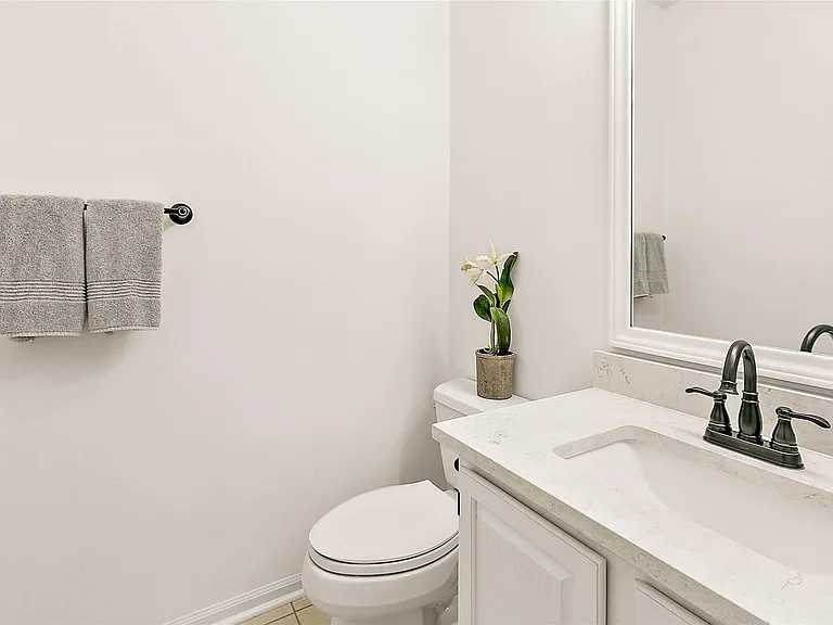 8 Greentwig Pl — Photo 28