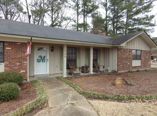 716 Sassafras Dr, Starkville, MS 39759