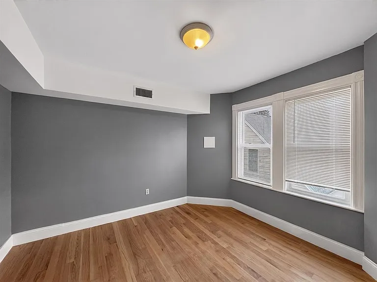70 Holbrook Ave #R — Photo 11