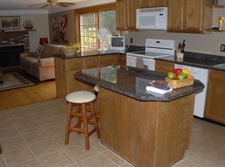 513 Lake St, Bellingham, MA 02019