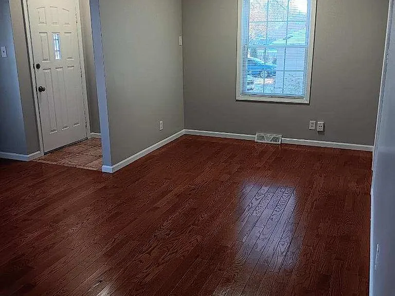 2425 SW 22nd St — Photo 5