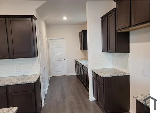 2617 Hancock Ln — Photo 4