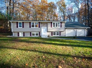 149 Turkey Hill Rd, Belchertown, MA 01007