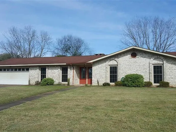 302 Pondella Dr, Enterprise, AL 36330