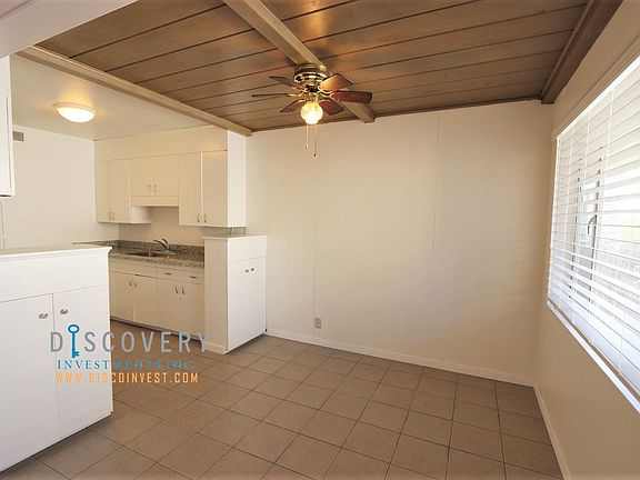 5th image of 314 Warwick Ave Unit 8