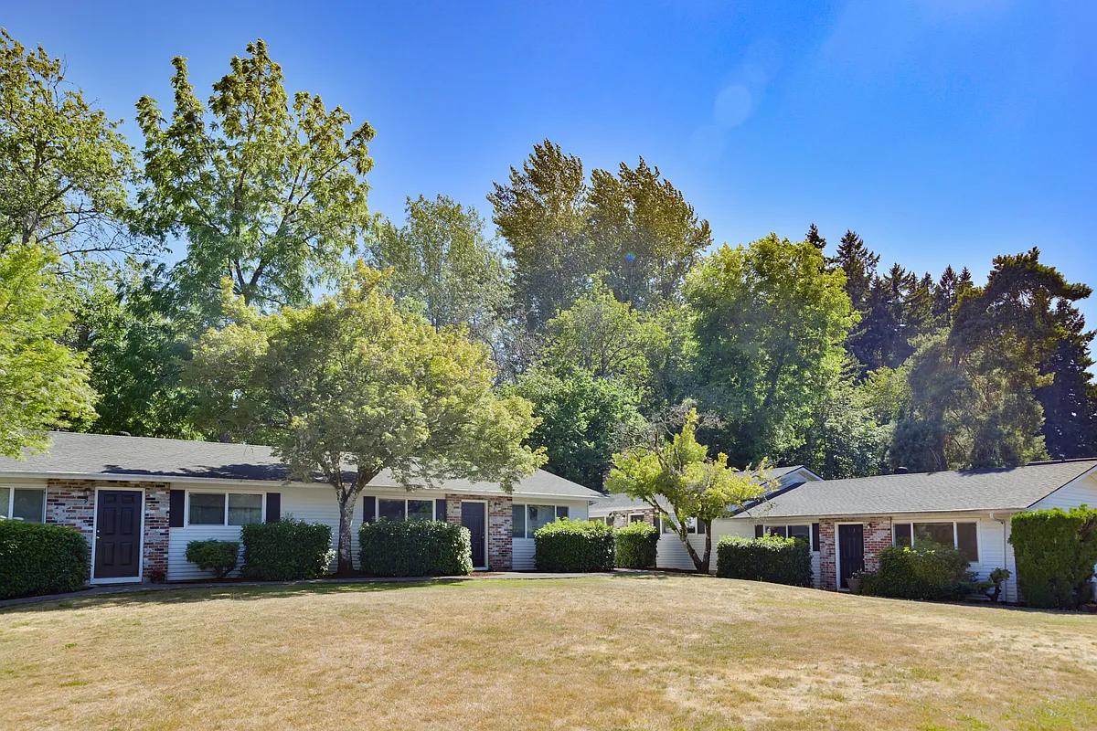 Large Open Common Areas - 2118 19th St #1