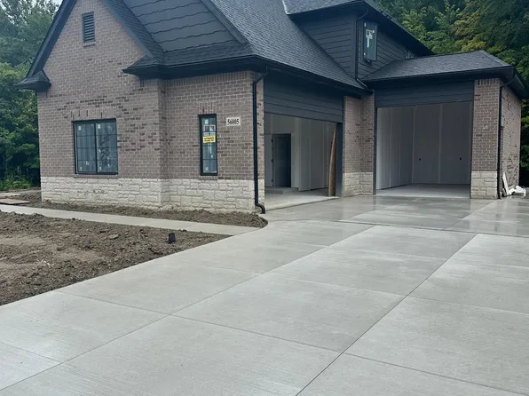 56005 E Barnes Ct E, Macomb, MI 48042