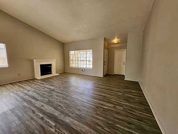 4th image of 43813 San Francisco Ave