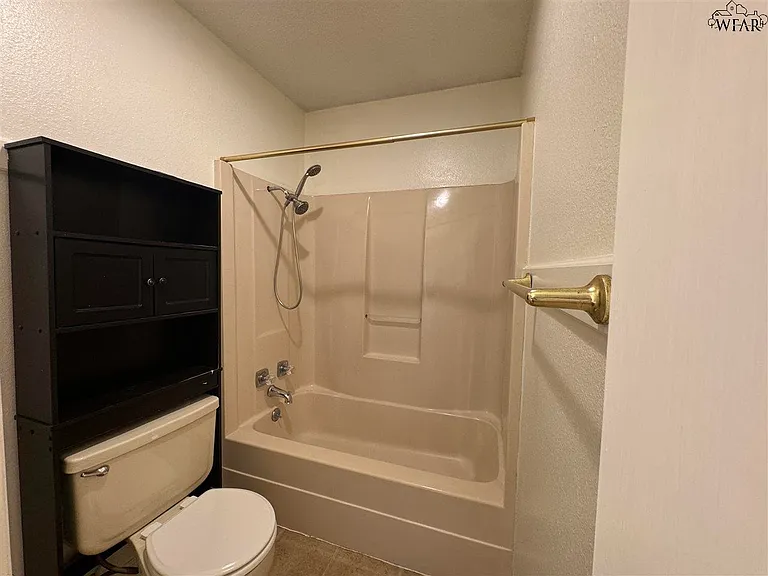 1208 Wendy Rdg — Photo 8
